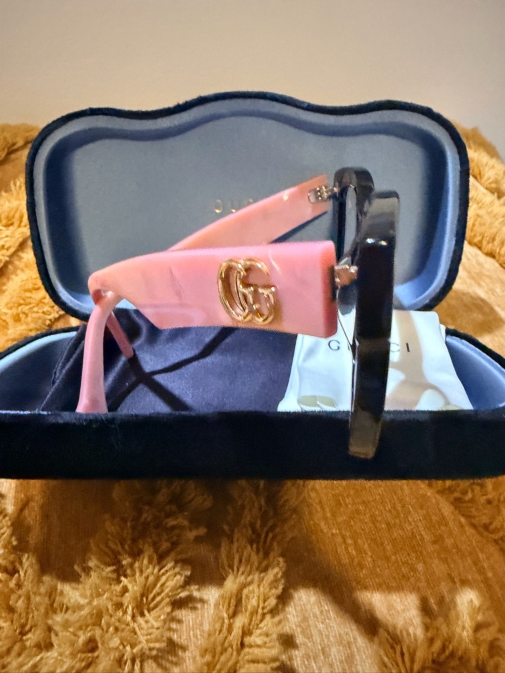 Gucci Mother of Pearl PinkFrames. - Picture 2 of 4